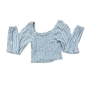 Cute lightweight top!